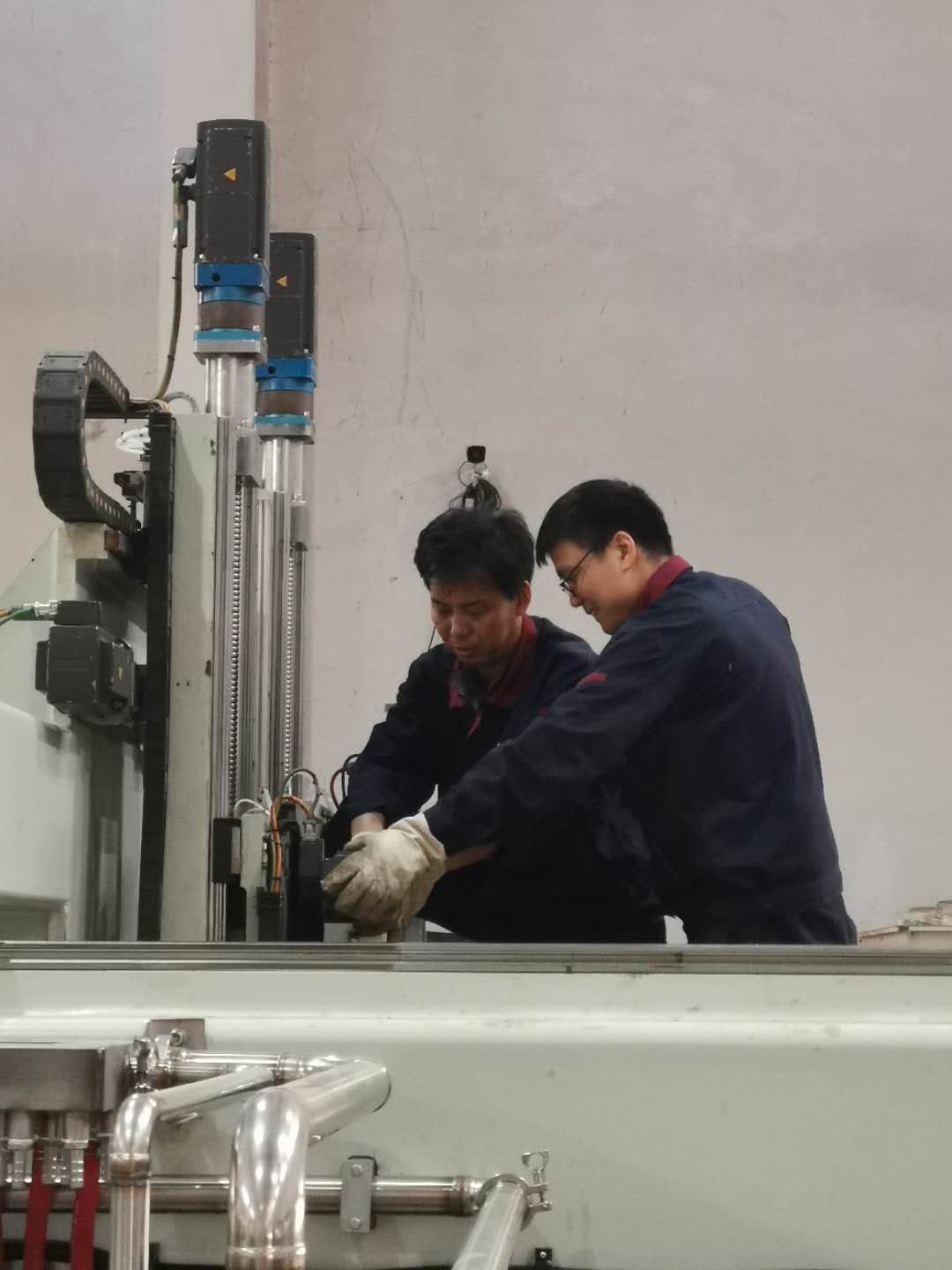 1588242046688325.jpg 車(chē)間瞬間抓拍1.jpg